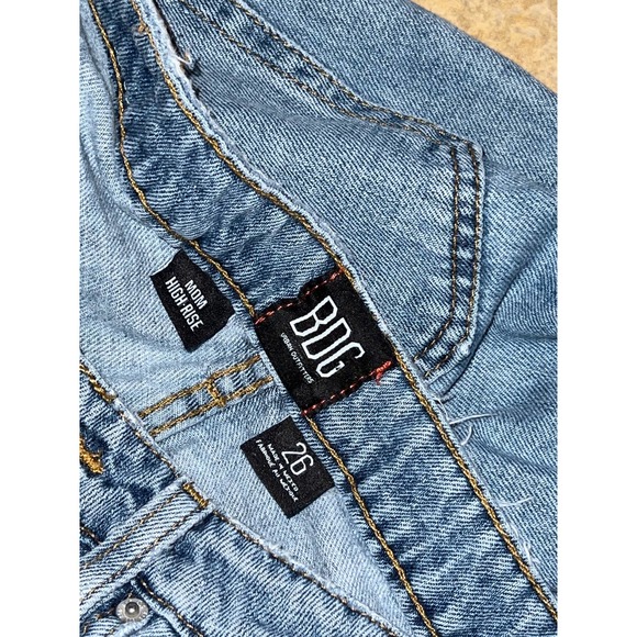 BDG High Rise Mom Jeans Size 26 - Picture 3 of 3